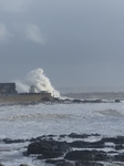 LZ01156 Big wave at Porthcawl lighthouse.jpg